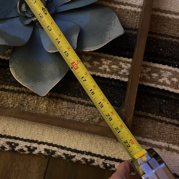 *KEPT 16x16 Elegant 3D wood and metal flower wall hanging Kirkland’s - Picture 3 of 7